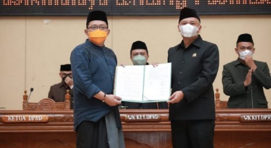 Perda tentang Fasilitasi Penyelenggaraan Pondok Pesantren Pertama di Jawa Barat