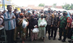 Pemkab Kuningan Operasi Pasar Murah di Desa Cikeusal