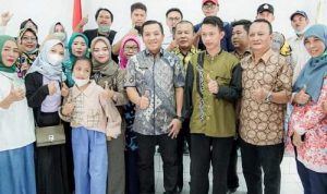 Salurkan Bantuan Kaki Palsu, Wabup Ingin Perusahaan Beri Ruang Pekerjaan Bagi Disabilitas