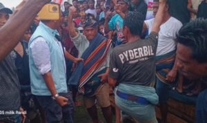 Orasi Politik Yeremia Tanggu, Di Sambut Antusias Rakyat Kodi Balaghar Sebari Bergoyang Ria